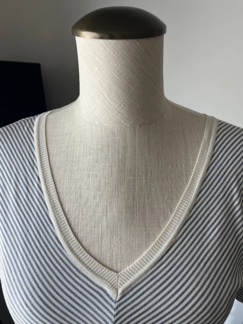Women’s Loro Piana Short  Sleeves Logo Silk Top Blouse Gray Ivory Stripes 38
